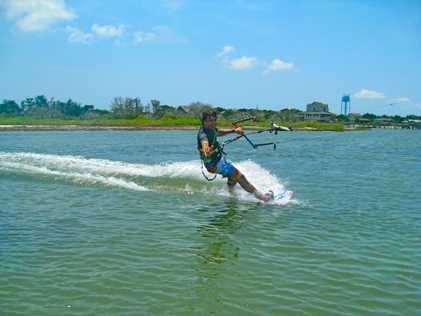 Mika kitesurfing