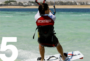 Kiteboarding Wasserstart lernen Frauen