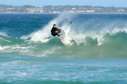 kitesurfing waves