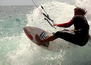 learn kitesurf in waves