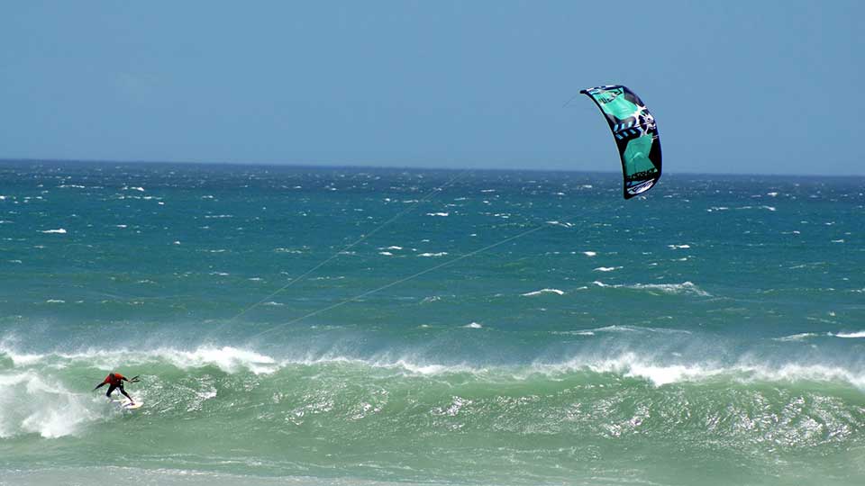 learning wave kitesurfing