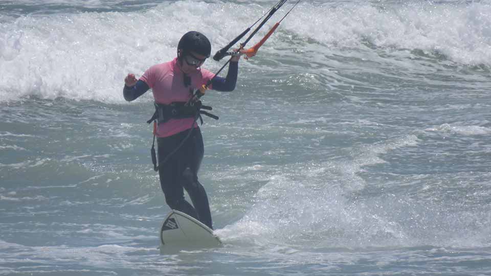 wave kitesurfing lessons table view